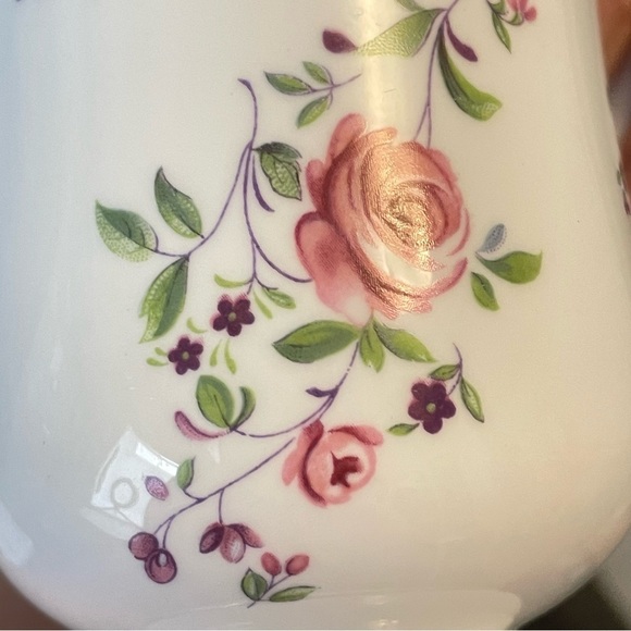Royal Victoria Pedestal Mug Pink Rose Design - Picture 6 of 7